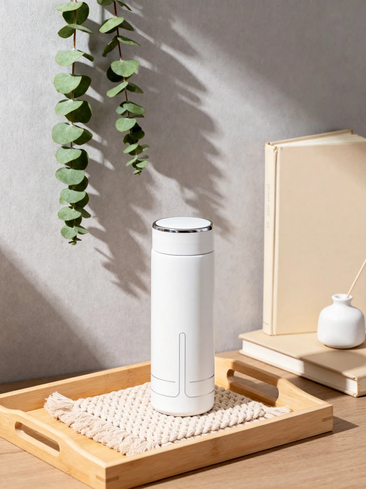 家居生活感保温杯场景图